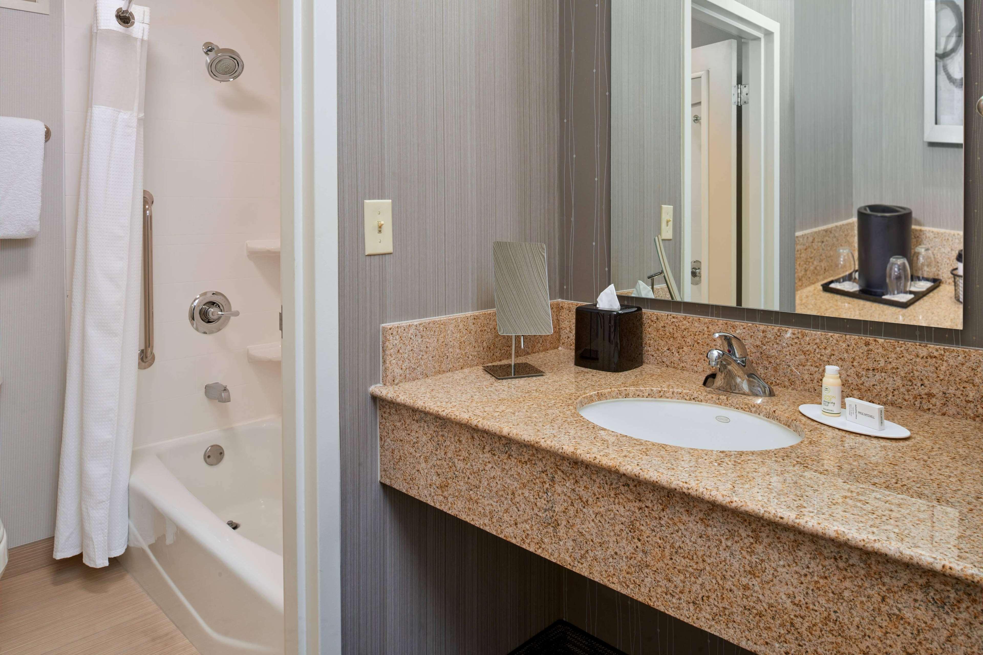 Sonesta Select Indianapolis Hotel