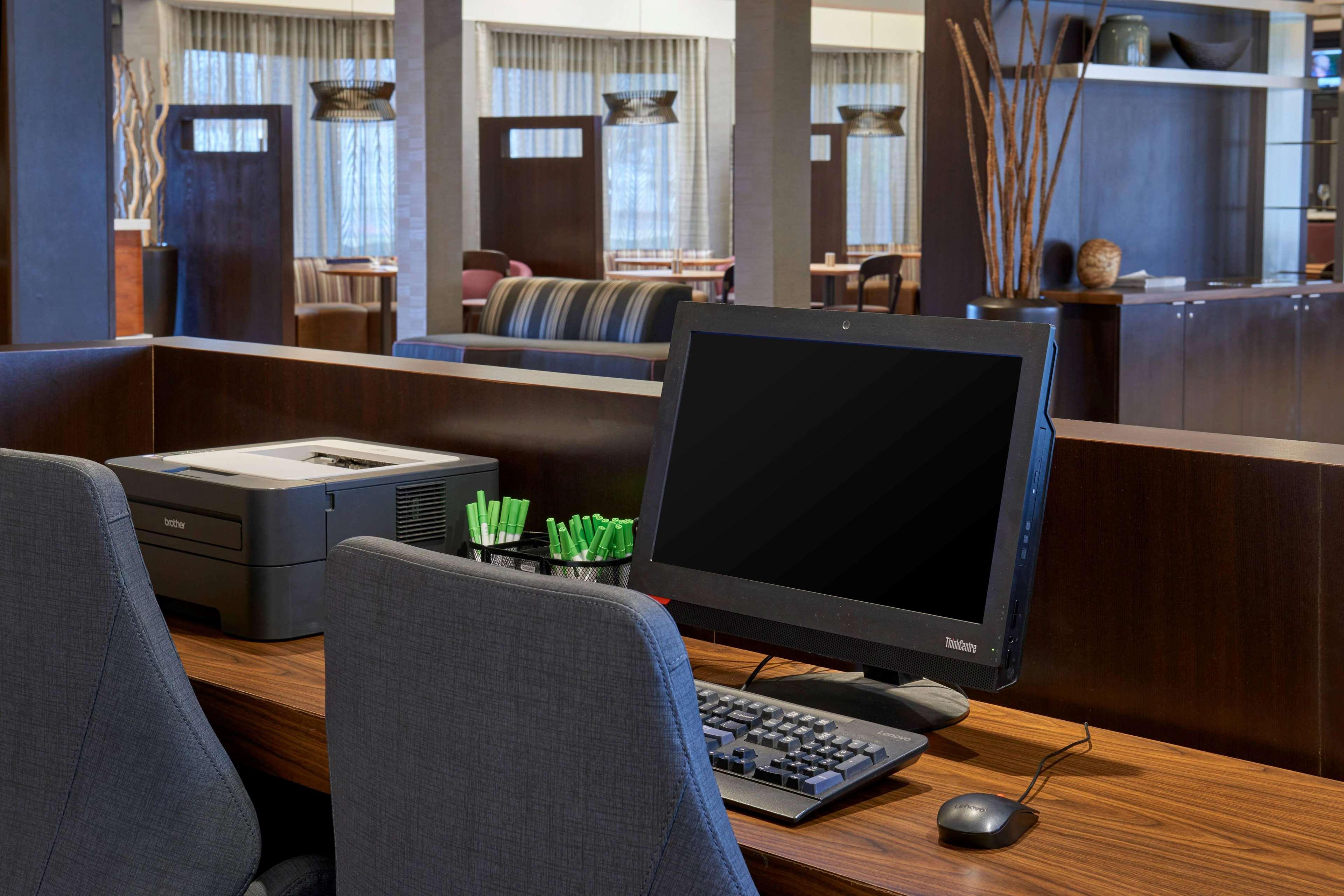 Hotel Sonesta Select Indianapolis 3*
